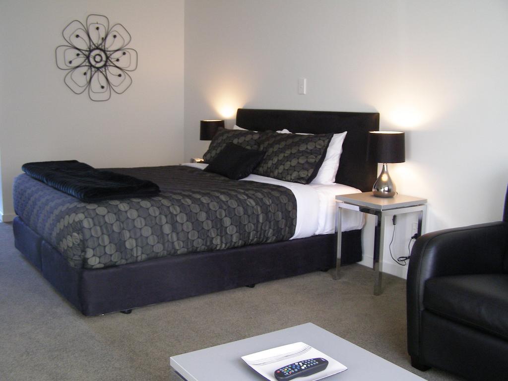 Bellano Motel Suites Christchurch Dış mekan fotoğraf A typical motel room