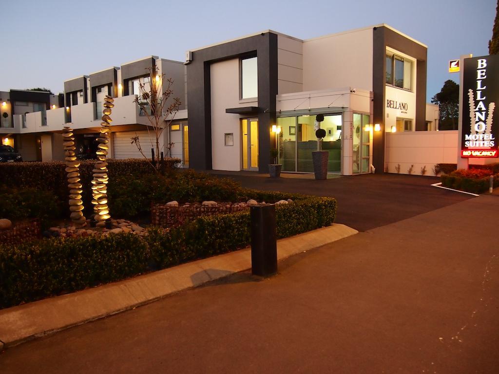Bellano Motel Suites Christchurch Dış mekan fotoğraf The entrance to the hotel