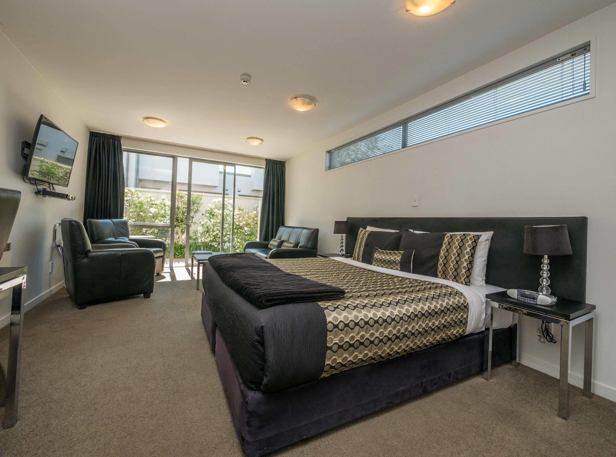 Bellano Motel Suites Christchurch Dış mekan fotoğraf A typical hotel room